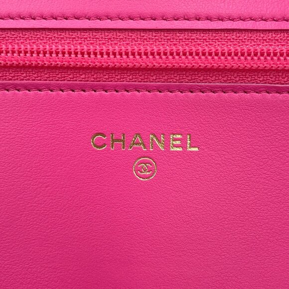 CHANEL Pink Logo Wallet - Picture 16 of 16